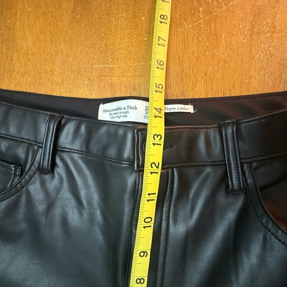 Abercrombie & Fitch Black Cropped Pants - Picture 8 of 9